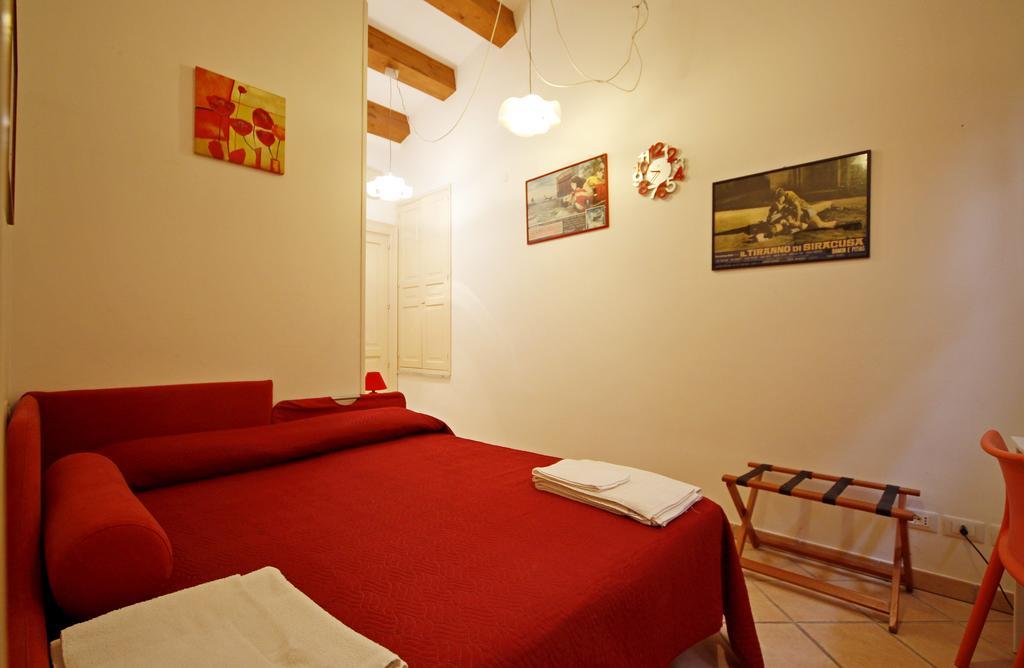 Ortigia Camere Con Vista Da Giulio B&B Syracuse Exterior photo
